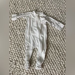 Goumi 6-9 months onesie footie